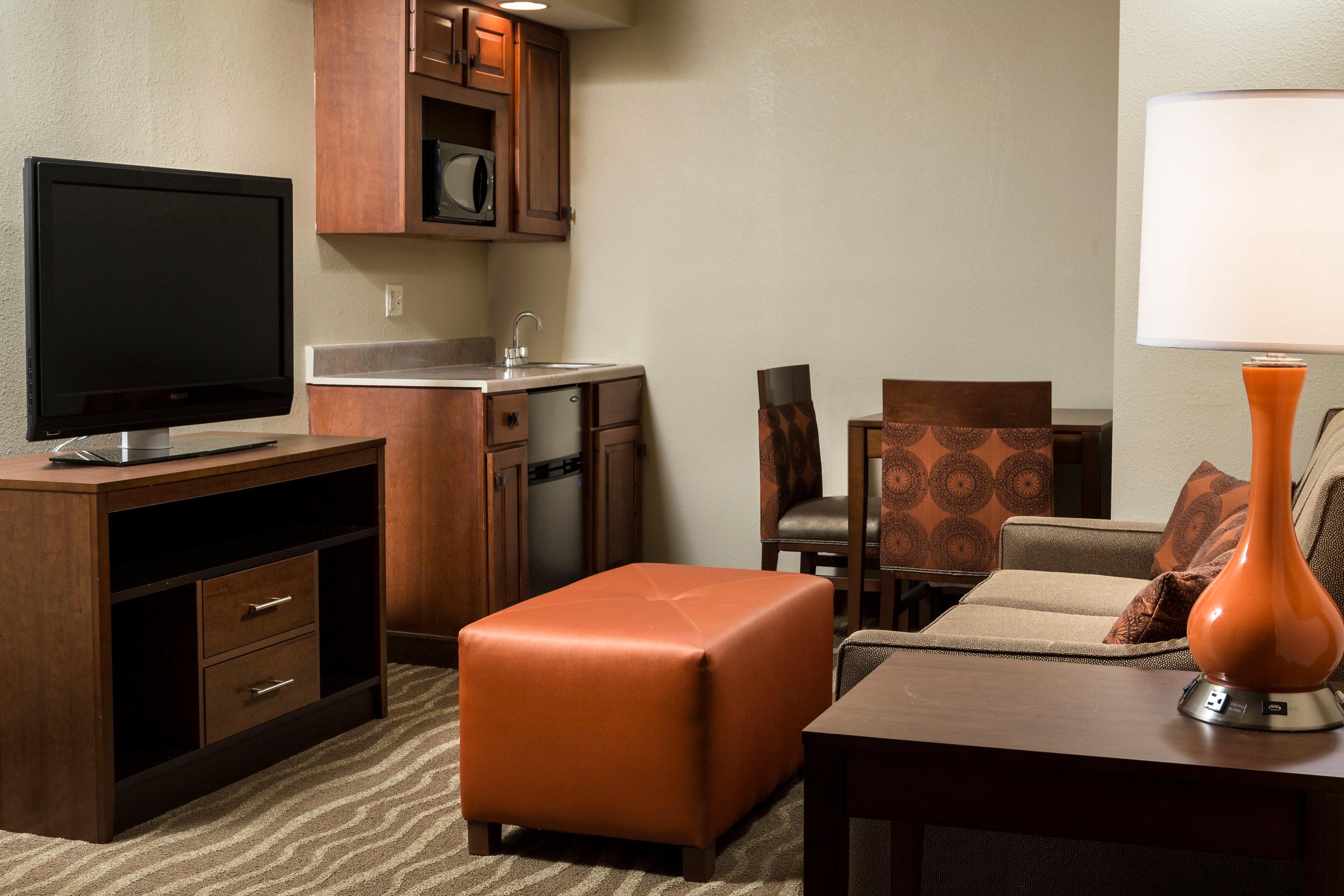 Holiday Inn Hotel & Suites Des Moines-Northwest By Ihg Urbandale Exterior foto