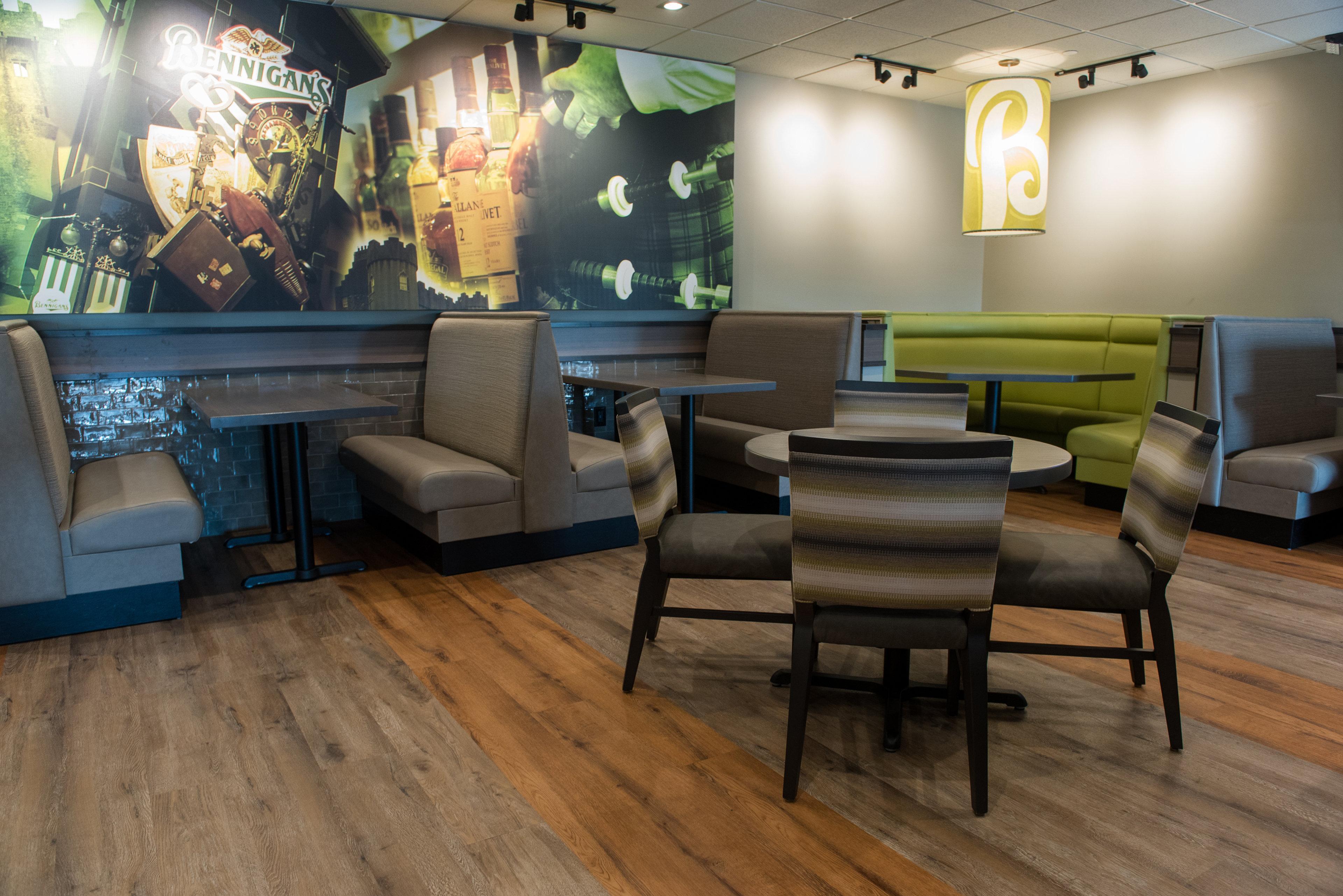 Holiday Inn Hotel & Suites Des Moines-Northwest By Ihg Urbandale Exterior foto